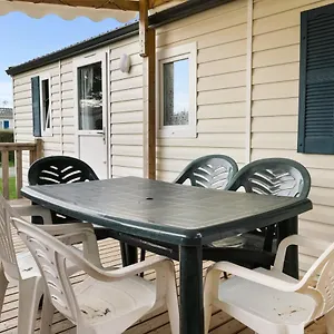 https://vacanceselect-mobil-homes-camping-la-masia-blanes.catalonia-hotels.com